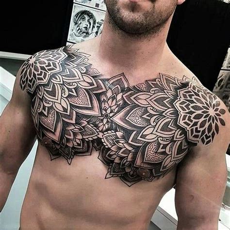 tatuajes en el pecho hombres|Tatuajes de hombre en el pecho